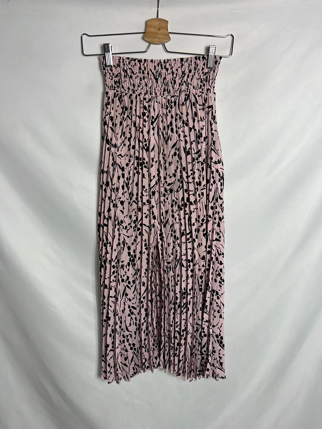 MAJE. Falda midi rosa plisada. T 1(S)